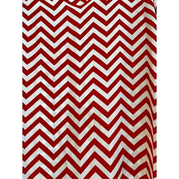 Kiara Women’s Medium Chevron 3/4 Sleeve V-neck Blouse - Picture 3 of 12